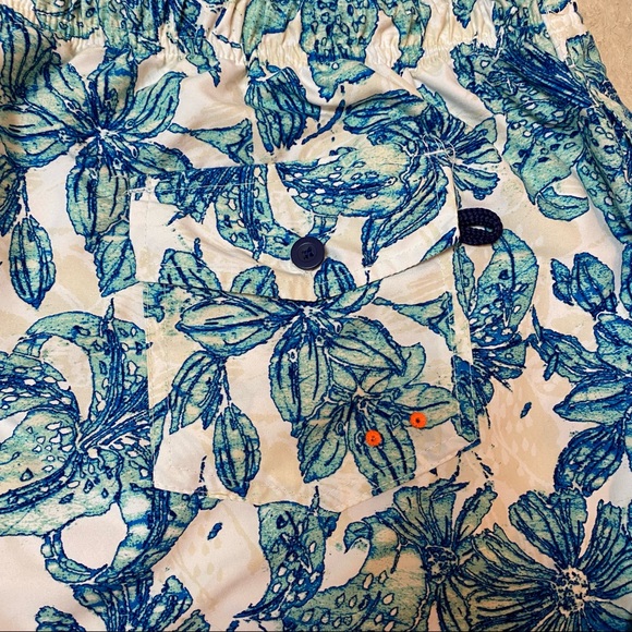 Crown & Ivy swim trunks with elastic waste and drawstring EUC Size XXL - Picture 4 of 5